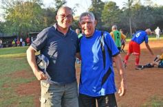 Foto de la galería: Torneo Arañita Trinidad: con las ex glorias en cancha, Villa Cabello gritó campeón