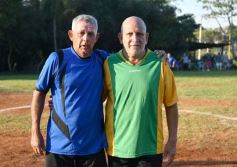 Foto de la galería: Torneo Arañita Trinidad: con las ex glorias en cancha, Villa Cabello gritó campeón