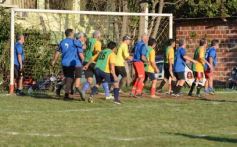Foto de la galería: Torneo Arañita Trinidad: con las ex glorias en cancha, Villa Cabello gritó campeón
