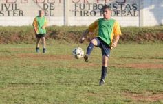 Foto de la galería: Torneo Arañita Trinidad: con las ex glorias en cancha, Villa Cabello gritó campeón