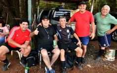 Foto de la galería: Torneo Arañita Trinidad: con las ex glorias en cancha, Villa Cabello gritó campeón