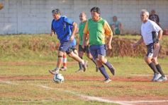Foto de la galería: Torneo Arañita Trinidad: con las ex glorias en cancha, Villa Cabello gritó campeón