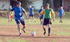 Foto de la galería: Torneo Arañita Trinidad: con las ex glorias en cancha, Villa Cabello gritó campeón