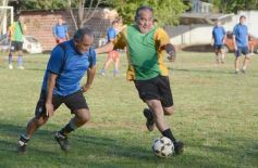 Foto de la galería: Torneo Arañita Trinidad: con las ex glorias en cancha, Villa Cabello gritó campeón