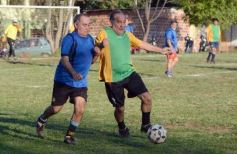 Foto de la galería: Torneo Arañita Trinidad: con las ex glorias en cancha, Villa Cabello gritó campeón