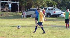 Foto de la galería: Torneo Arañita Trinidad: con las ex glorias en cancha, Villa Cabello gritó campeón
