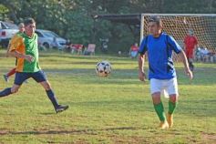 Foto de la galería: Torneo Arañita Trinidad: con las ex glorias en cancha, Villa Cabello gritó campeón
