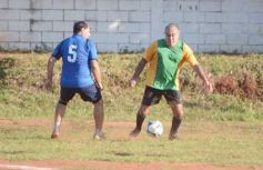 Foto de la galería: Torneo Arañita Trinidad: con las ex glorias en cancha, Villa Cabello gritó campeón