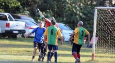 Foto de la galería: Torneo Arañita Trinidad: con las ex glorias en cancha, Villa Cabello gritó campeón