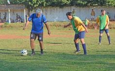 Foto de la galería: Torneo Arañita Trinidad: con las ex glorias en cancha, Villa Cabello gritó campeón
