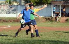 Foto de la galería: Torneo Arañita Trinidad: con las ex glorias en cancha, Villa Cabello gritó campeón