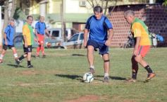 Foto de la galería: Torneo Arañita Trinidad: con las ex glorias en cancha, Villa Cabello gritó campeón