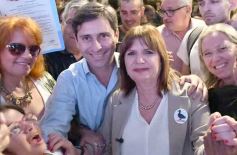 Sixto Fotografías. Sociedad. Campañas - Patricia Bullrich en Posadas: lo que dejó el cierre de campaña con los candidatos misioneros