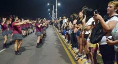 Foto de la galería: Estudiantina 2023: aunque en otro escenario, el entusiasmo estudiantil no faltó en la primera prueba piloto