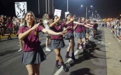 Foto de la galería: Estudiantina 2023: aunque en otro escenario, el entusiasmo estudiantil no faltó en la primera prueba piloto