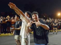 Foto de la galería: Estudiantina 2023: aunque en otro escenario, el entusiasmo estudiantil no faltó en la primera prueba piloto