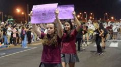 Foto de la galería: Estudiantina 2023: aunque en otro escenario, el entusiasmo estudiantil no faltó en la primera prueba piloto