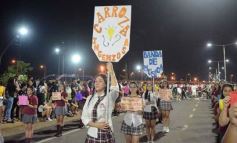 Foto de la galería: Estudiantina 2023: aunque en otro escenario, el entusiasmo estudiantil no faltó en la primera prueba piloto