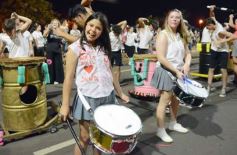 Foto de la galería: Estudiantina 2023: aunque en otro escenario, el entusiasmo estudiantil no faltó en la primera prueba piloto