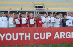 Foto de la galería: Final de la Youth Cup: los 10 de la tierra colorada, en las puertas del Bayern