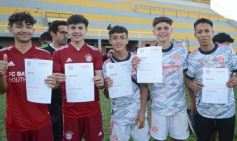 Foto de la galería: Final de la Youth Cup: los 10 de la tierra colorada, en las puertas del Bayern