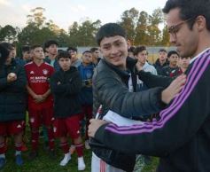 Foto de la galería: Final de la Youth Cup: los 10 de la tierra colorada, en las puertas del Bayern