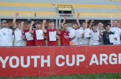 Sixto Fotografías. Deportes. Copa Argentina - Final de la Youth Cup: los 10 de la tierra colorada, en las puertas del Bayern
