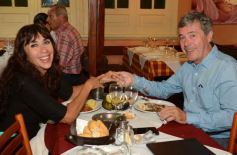 Sixto Fotografías. Sociedad. Varios - En la noche posadeña: salidas y gastronomía marcaron cita en el microcentro 