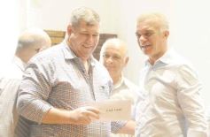 Sixto Fotografías. Sociedad. Anuncios del Gobierno Pcial. - Continuidad en obras públicas: el Gobierno Provincial destinó fondos a los 78 municipios