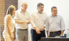 Foto de la galería: Continuidad en obras públicas: el Gobierno Provincial destinó fondos a los 78 municipios