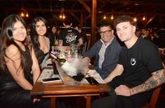 Sixto Fotografías. Sociedad. Varios - Noche de sábado: el plan de disfrute llegó con la previa en Holy de la Costanera