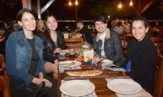 Foto de la galería: Noche de sábado: el plan de disfrute llegó con la previa en Holy de la Costanera