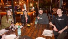 Foto de la galería: Noche de sábado: el plan de disfrute llegó con la previa en Holy de la Costanera