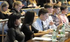 Foto de la galería: Parlamento Estudiantil 2023:  jóvenes de toda la provincia compartieron la experiencia de legislar en la Cámara
