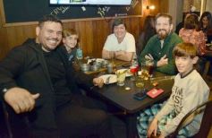 Foto de la galería: Noche de viernes: para el disfrute y encuentro, la cita para locales y turistas estuvo en la Costa posadeña