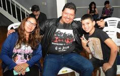 Foto de la galería: MetaLiteratura: se presentó el libro de poesía y tributo metalero de Matías Voynes 