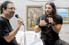 Foto de la galería: MetaLiteratura: se presentó el libro de poesía y tributo metalero de Matías Voynes 