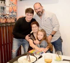 Foto de la galería: Noche de Sábado en el centro posadeño: punto de encuentro en el último finde del mes