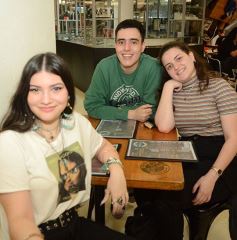 Foto de la galería: Noche de Sábado en el centro posadeño: punto de encuentro en el último finde del mes