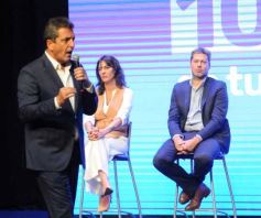 Foto de la galería: Camino al balotaje: Massa compartió agenda con el arco político misionero