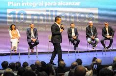 Foto de la galería: Camino al balotaje: Massa compartió agenda con el arco político misionero