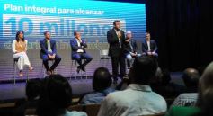 Foto de la galería: Camino al balotaje: Massa compartió agenda con el arco político misionero