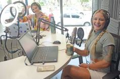 Sixto Fotografías. Sociedad. Varios - Entre recorridas y trabajo: el ritmo de la ciudad suma encuentro con los amigos