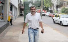 Foto de la galería: Entre recorridas y trabajo: el ritmo de la ciudad suma encuentro con los amigos