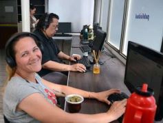 Foto de la galería: Entre recorridas y trabajo: el ritmo de la ciudad suma encuentro con los amigos