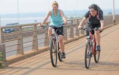 Foto de la galería: Con la previa del verano: costa, rio y deporte coparon el domingo en la ciudad