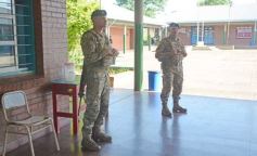 Foto de la galería: Balotaje 2023: con buen tiempo de por medio, el folclore electoral se vivió a pleno en la ciudad