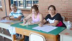 Foto de la galería: Balotaje 2023: con buen tiempo de por medio, el folclore electoral se vivió a pleno en la ciudad