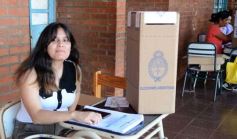 Foto de la galería: Balotaje 2023: con buen tiempo de por medio, el folclore electoral se vivió a pleno en la ciudad