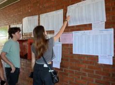 Foto de la galería: Balotaje 2023: con buen tiempo de por medio, el folclore electoral se vivió a pleno en la ciudad